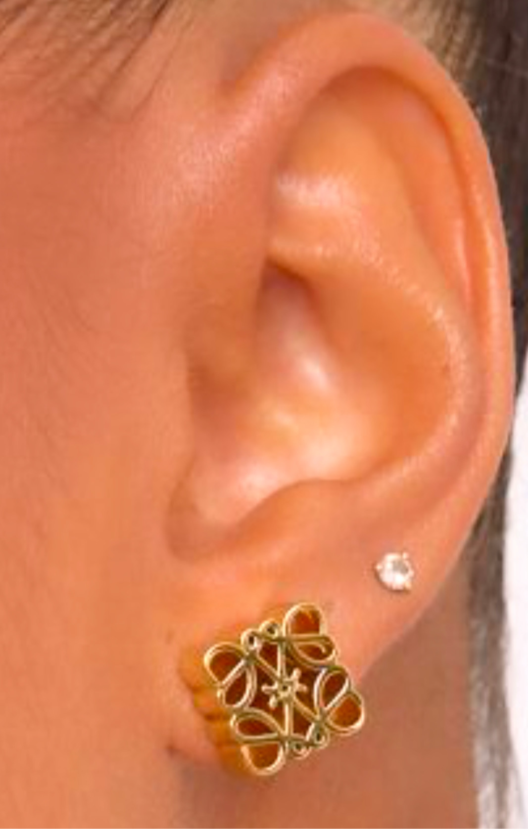 LOE Stud Earrings